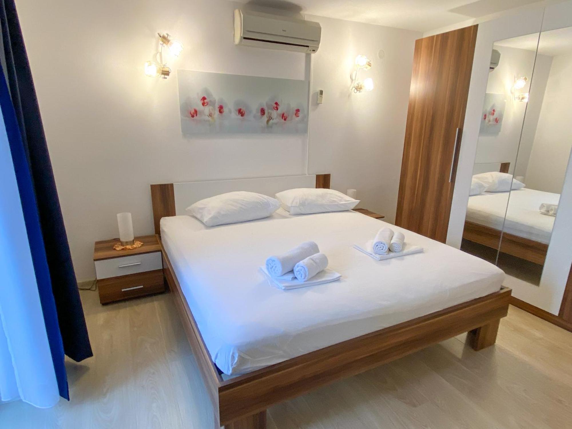 Apartmani Nede Трогір Екстер'єр фото