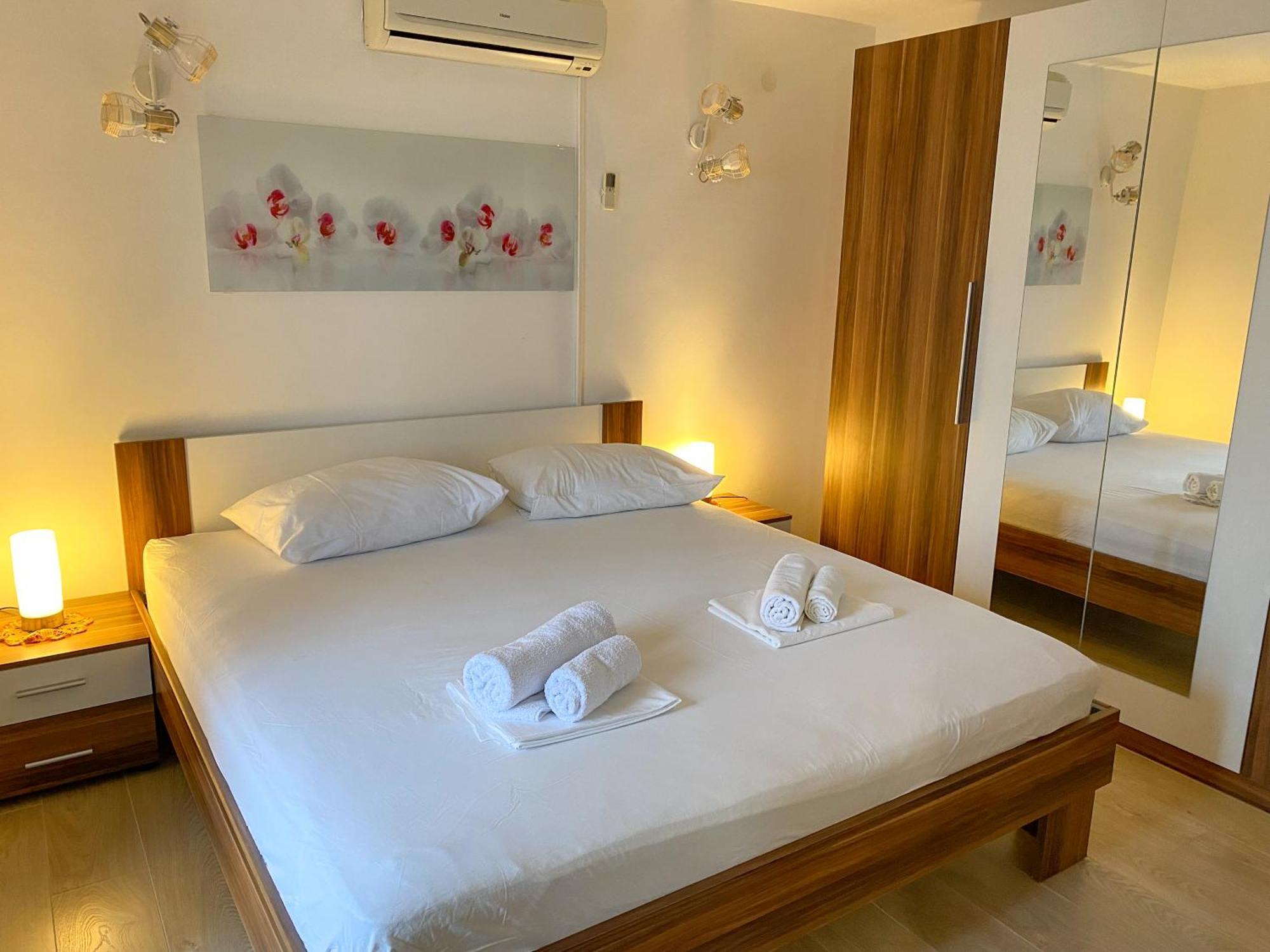 Apartmani Nede Трогір Екстер'єр фото